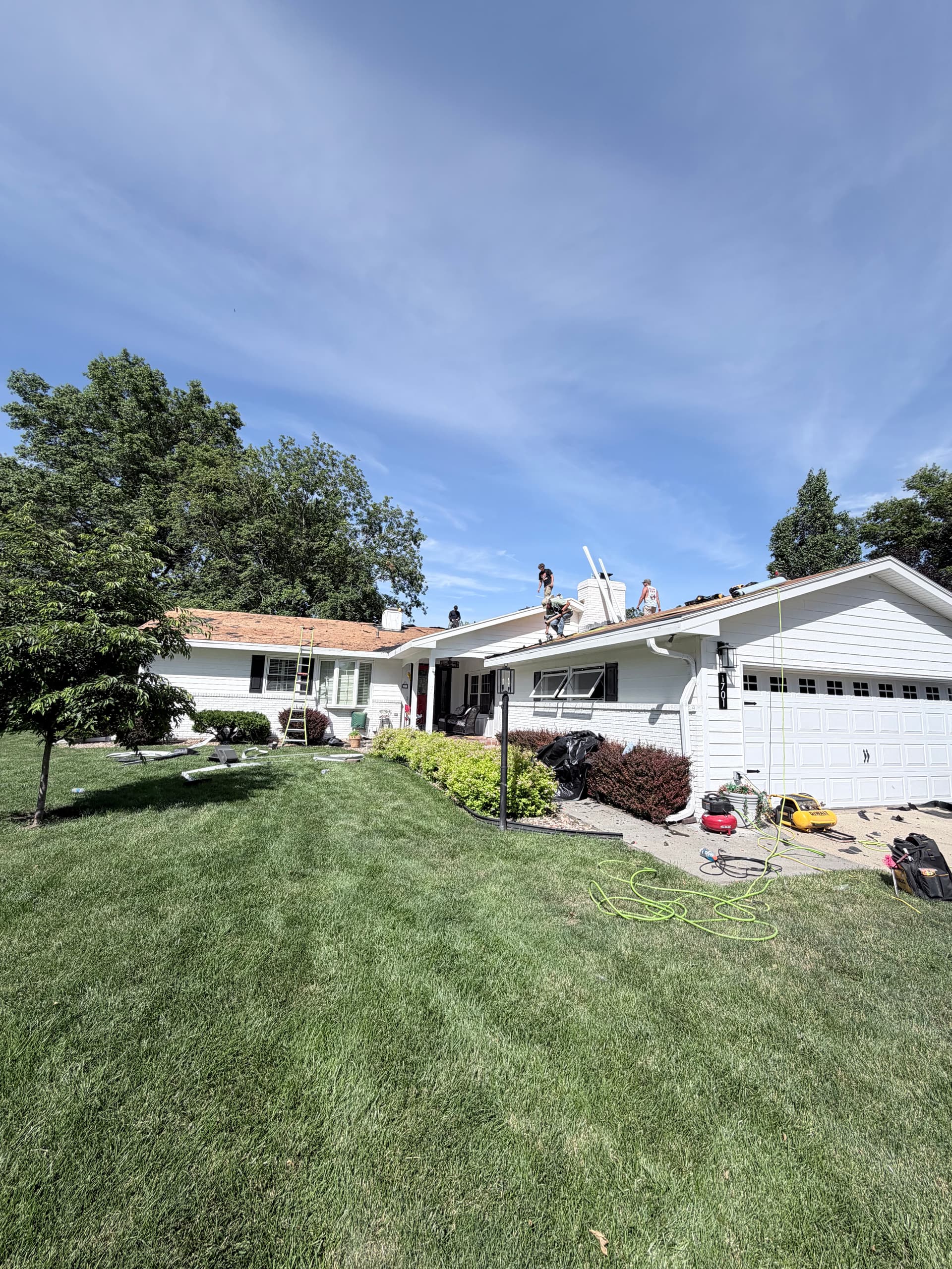 Gallery photos for Full Roof Tear-Off and Replacement on This Ranch Home: Image #4