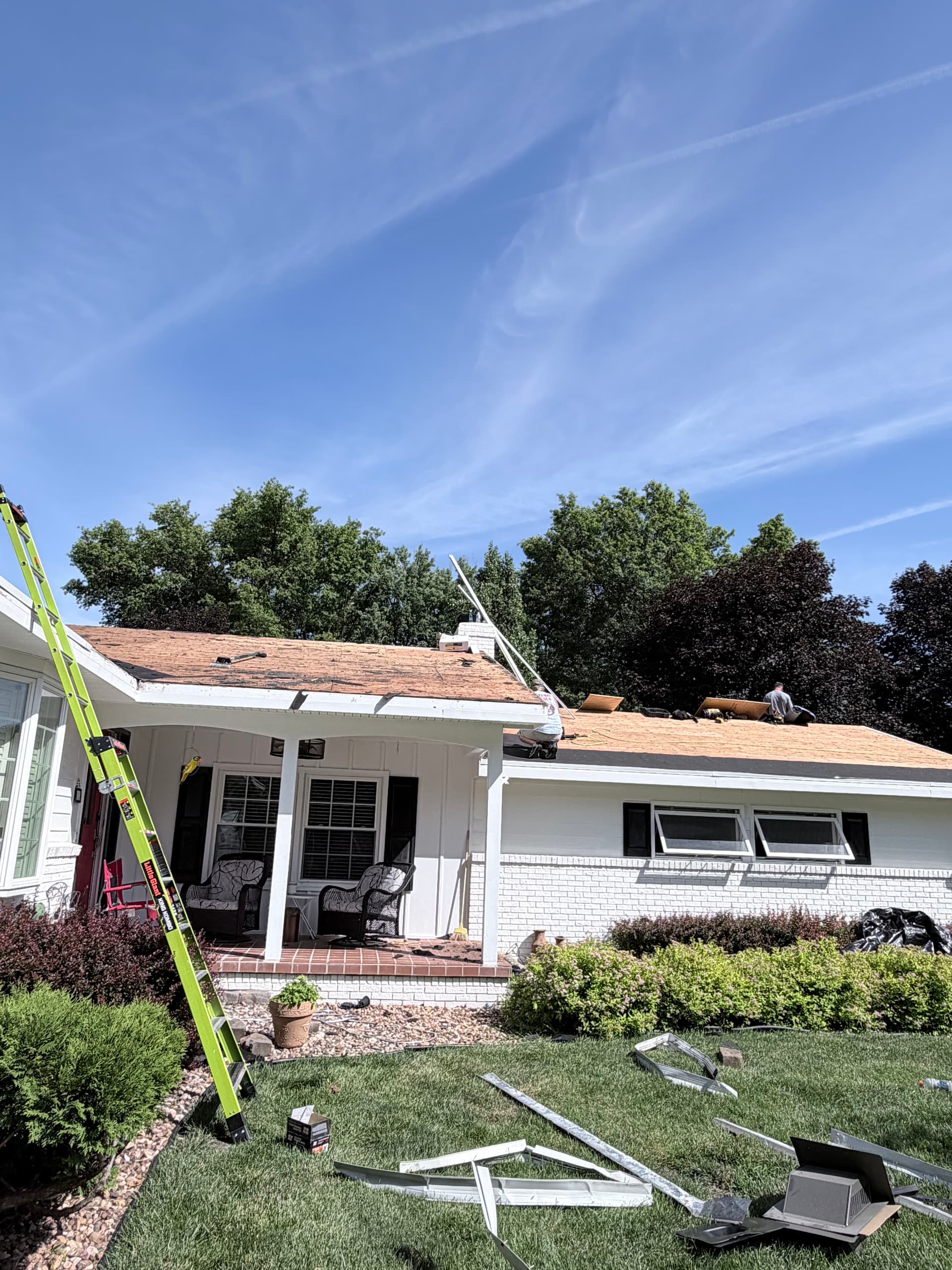 Full Roof Tear-Off and Replacement on This Ranch Home image