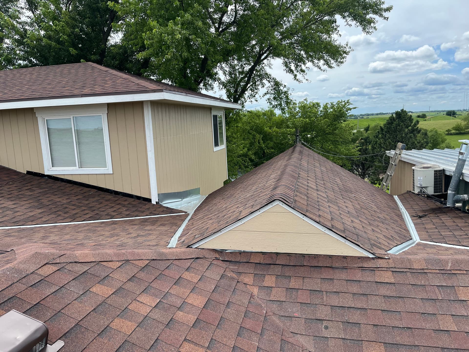 Gallery photos for Home Addition Roofing That Ties Into the Existing Structure: Image #3